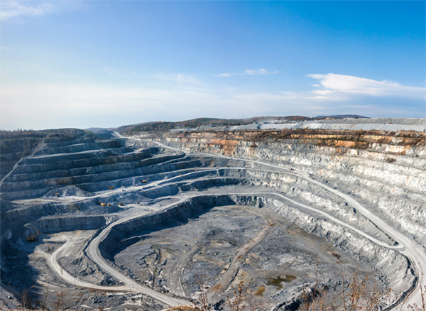 Globale Käufer beachten: Refraktäre Rohstoffpreise unter Druck inmitten der US -Schuldenkrise und in China - den US -amerikanischen Handelsspannungen