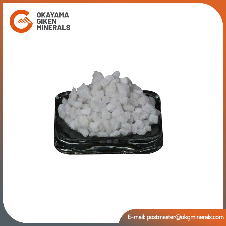 White corundum